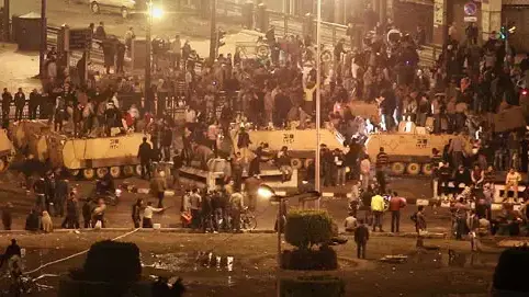 מהומות במצרים, אלפי מפגינים ברחובות קהיר נגד משטרו המושחת של מובארק, ינואר 2011
