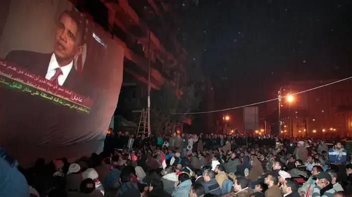 המפגינים בכיכר תחריר בקהיר מגיבים להודעת הנשיא מובארק כי לא יאריך את כהונתו