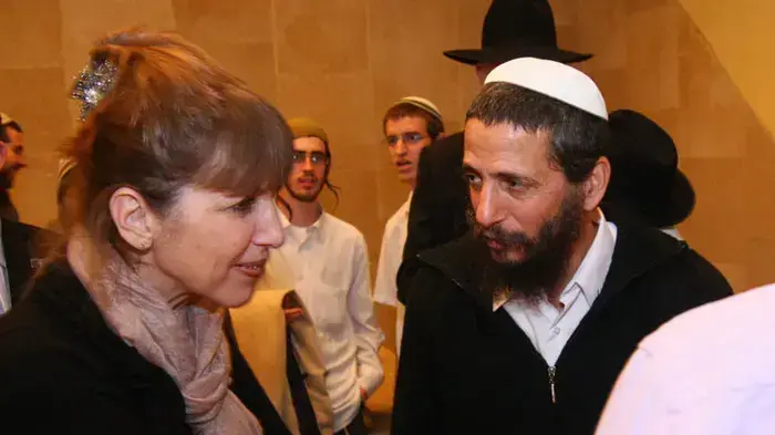 לימור לבנת בחתונה של בנים של בכירים בחטיבת "מנהיגות יהודית" של משה פייגלין בליכוד, ינואר 2011