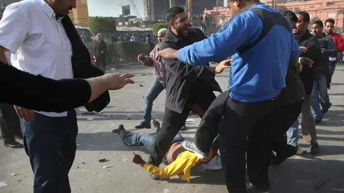 מהומות בקהיר, אלימות קשה בכיכר תחריר, פברואר 2011