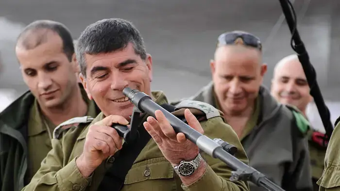 הרמטכ"ל גבי אשכנזי בפרידה מזרוע היבשה, פברואר 2011