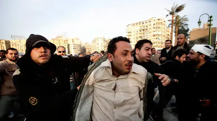 עימותים אלימים בכיכר תחריר בקהיר, 2 בפברואר 2011