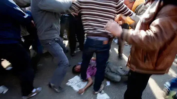 עימותים אלימים בכיכר תחריר בקהיר, 2 בפברואר 2011