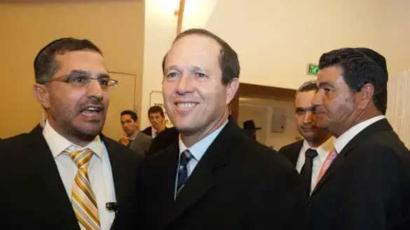 ניר ברקת בחגיגית בר המצווה של בנו של אלי ישי, ינואר 2011
