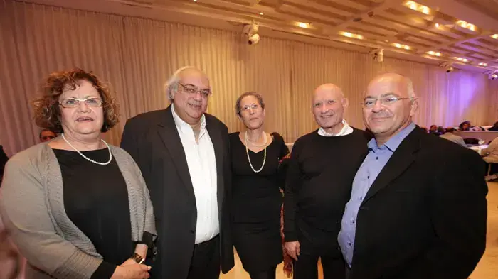 שאול יהלום ויאיר נוה במסיבתו של מנחם הורוביץ שחגג את מעברו לתל אביב מקריית שמונה, פברואר 2011
