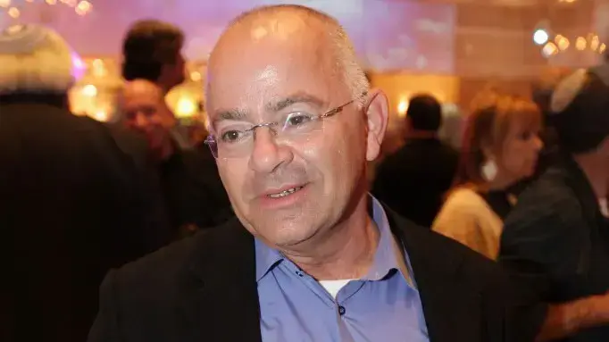 יאיר נוה במסיבתו של מנחם הורוביץ שחגג את מעברו לתל אביב מקריית שמונה, פברואר 2011