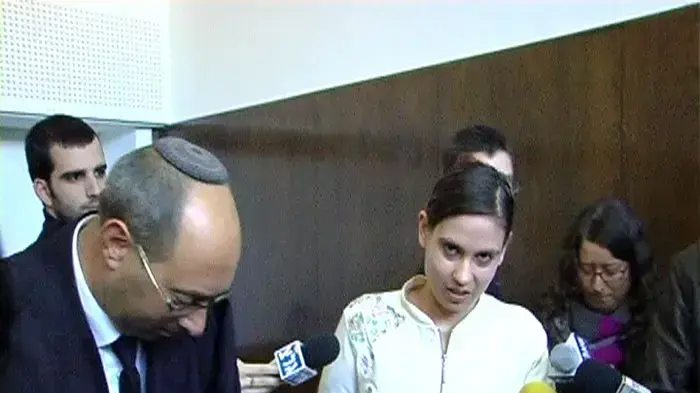 הקלה במעצר ענת קם: תצא 3 פעמים בשבוע מביתה