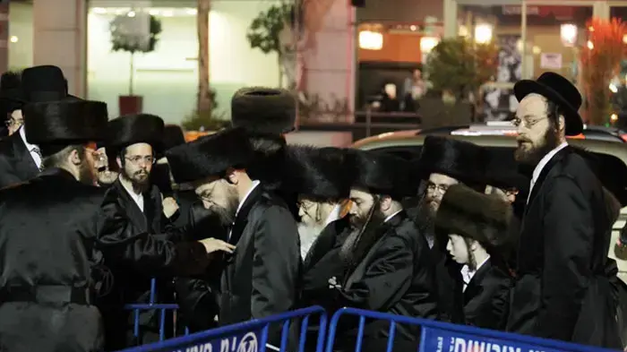 חתונת נכדתו של האדמו"ר מוישניץ בבני ברק, פברואר 2011