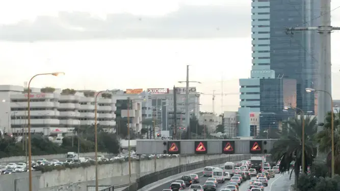עומסי תנועה כבדים באיילון, פברואר 2011 עומסי תנועה כבדים באיילון, פברואר 2011