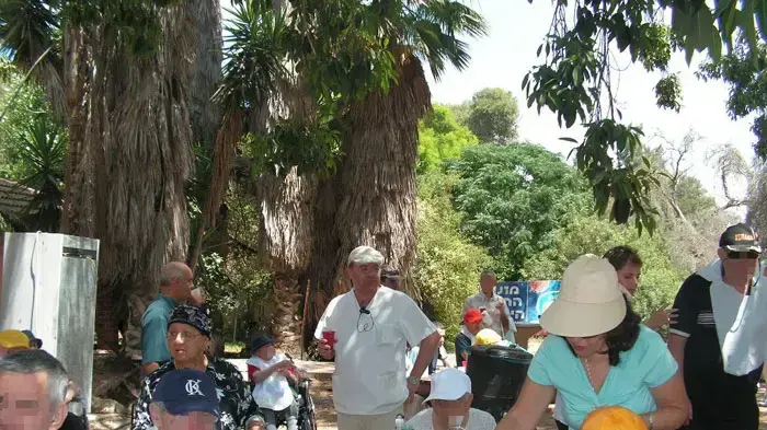 ניצולי שואה בהוסטל לב השרון בפרדסייה 