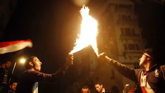חגיגות במצרים בעקבות התפטרות מובארק