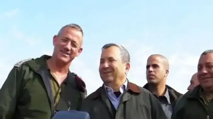 נכנס לעניינים: גנץ וברק סיירו בגבול צפון