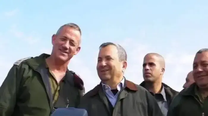 נכנס לעניינים: גנץ וברק סיירו בגבול צפון