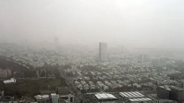 אובך ברחבי תל אביב, תצפית ממגדלי עזריאלי, פברואר 2011