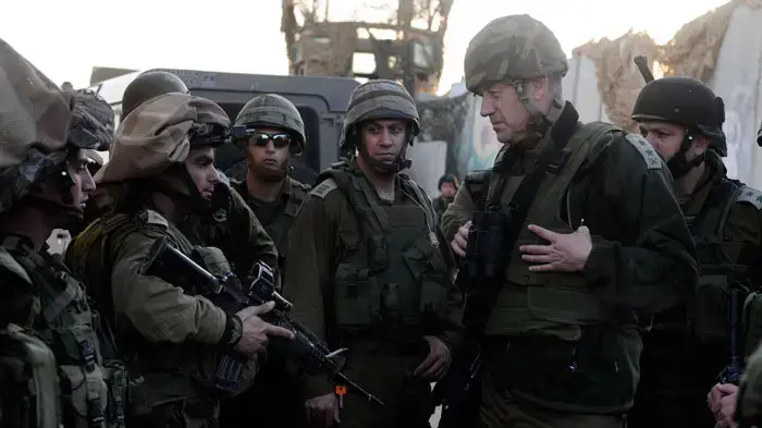 הרמטכ"ל בני גנץ בביקור בגזרת אוגדת עזה, פברואר 2011 הרמטכ"ל בני גנץ בביקור בגזרת אוגדת עזה, פברואר 2011