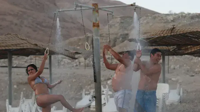 הכורים הצ'יליאנים בים המלח, במהלך ביקורם בארץ, פברואר 2011