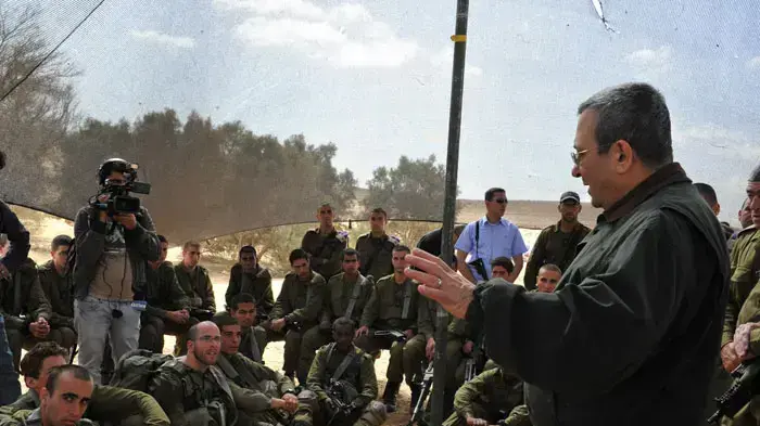 שר הביטחון אהוד ברק בביקור בבא"ח גבעתי, מרץ 2011 שר הביטחון אהוד ברק בביקור בבא"ח גבעתי, מרץ 2011