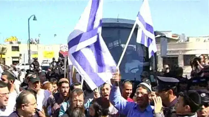 פעילי הימין צעדו ביפו: 20 פעילי שמאל עוכבו לחקירה