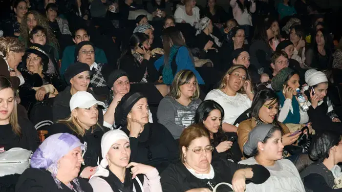 הפרדה בין גברים לנשים בהופעה של יניב בן משיח, מרץ 2011 הפרדה בין גברים לנשים בהופעה של יניב בן משיח, מרץ 2011