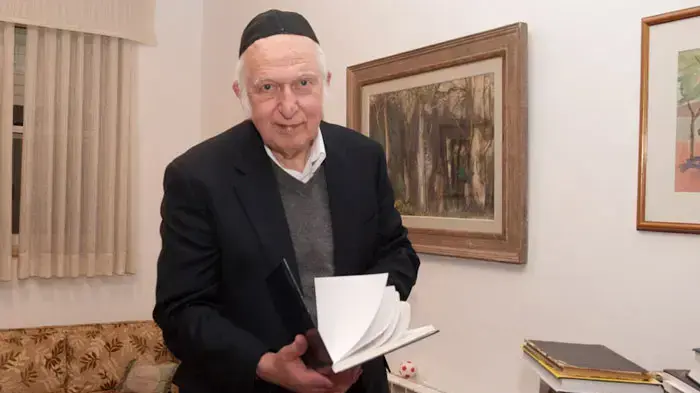 הרב אהרון ליכטנשטיין, ראש ישיבת הר עציון באלון שבות, מרץ 2011 הרב אהרון ליכטנשטיין, ראש ישיבת הר עציון באלון שבות, מרץ 2011