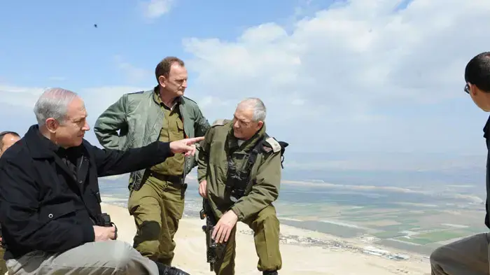 ראש הממשלה בנימין נתניהו בסיור בבקעת הירדן, מרץ 2011 ראש הממשלה בנימין נתניהו בסיור בבקעת הירדן, מרץ 2011
