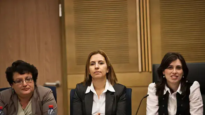 ציפי חוטובלי, גילה גמליאל ומרינה סולודקין בישיבה של הוועדה לקידום מעמד האישה לציון יום האישה הבינלאומי ובהשתתפות חברות כנסת לדורותיהן, מרץ 2011 ציפי חוטובלי, גילה גמליאל ומרינה סולודקין בישיבה של הוועדה לקידום מעמד האישה לציון יום האישה הבינלאומי ובהשתתפות חברות כנסת לדורותיהן, מרץ 2011