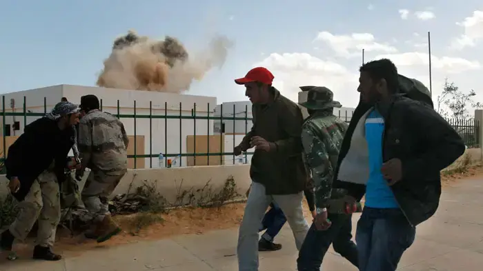 נזקי הפצצות בעיר ראס לנוף בלוב נזקי הפצצות בעיר ראס לנוף בלוב