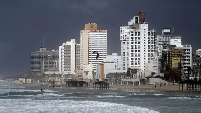 סערה בתל אביב - גשמים ורוחות בחוף הים של תל אביב, מרץ 2011