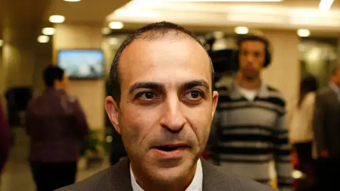 ד"ר רוני גמזו, מנכ"ל משרד הבריאות בערב פתיחה של בניין הלב, בית חולים חירום באיכילוב, מרץ 2011 ד"ר רוני גמזו, מנכ"ל משרד הבריאות בערב פתיחה של בניין הלב, בית חולים חירום באיכילוב, מרץ 2011