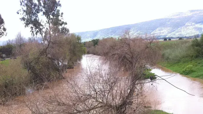 נהר הירדן עולה על גדותיו בעקבות הגשמים בצפון הארץ, מרץ 2011