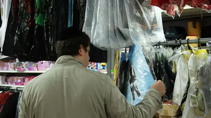 תחפושות לפורים במאה שערים, מרץ 2011 תחפושות לפורים במאה שערים, מרץ 2011