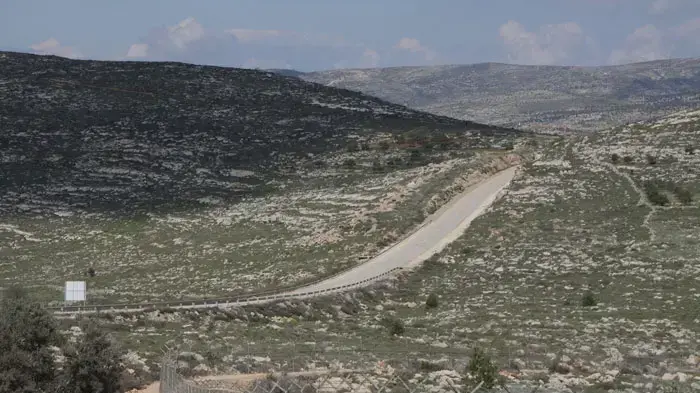 גדר המערכת בישוב איתמר אחרי פיגוע הדקירה, מרץ 2011 גדר המערכת בישוב איתמר אחרי פיגוע הדקירה, מרץ 2011