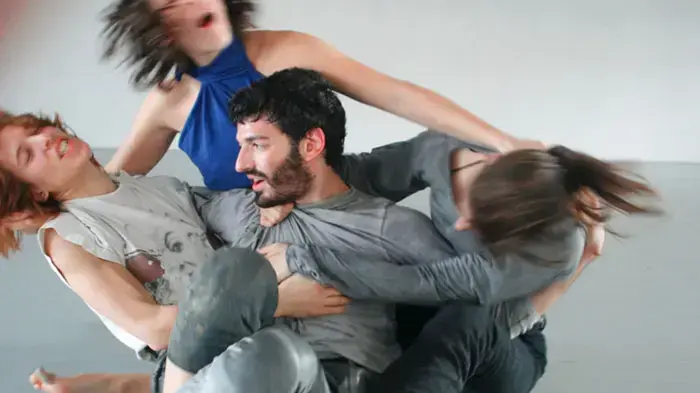 סוף סופה בוא, יסמין גודר סוף סופה בוא, יסמין גודר