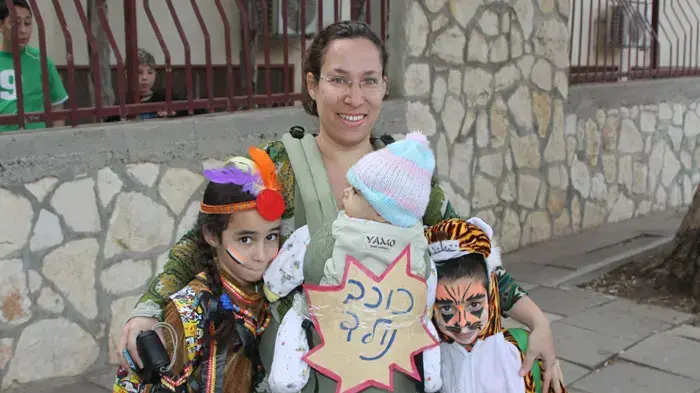 ילדים מחופשים בחדרה, פורים, מרץ 2011