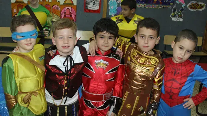 ילדים מחופשים בחדרה, פורים, מרץ 2011
