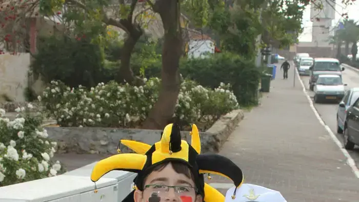 ילדים מחופשים בחדרה, פורים, מרץ 2011