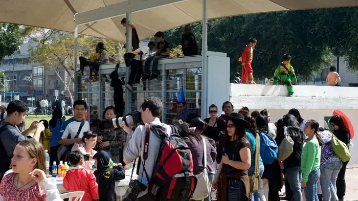 מסיבת תחפושות לילדי עובדים זרים בגינת לוינסקי, פורים, מרץ 2011