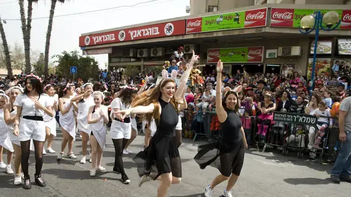 תהלוכת העדלאידע בחולון, פורים, מרץ 2011 תהלוכת העדלאידע בחולון, פורים, מרץ 2011