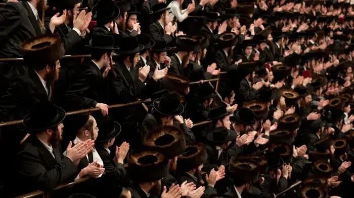 משתה פורים חגיגי בחסידות בעלז בירושלים, מרץ 2011