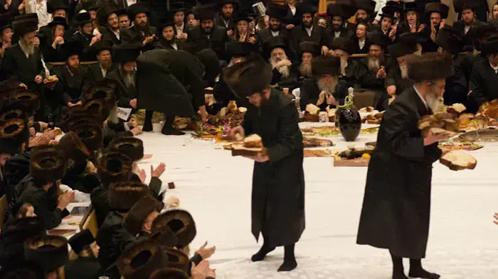 משתה פורים חגיגי בחסידות בעלז בירושלים, מרץ 2011