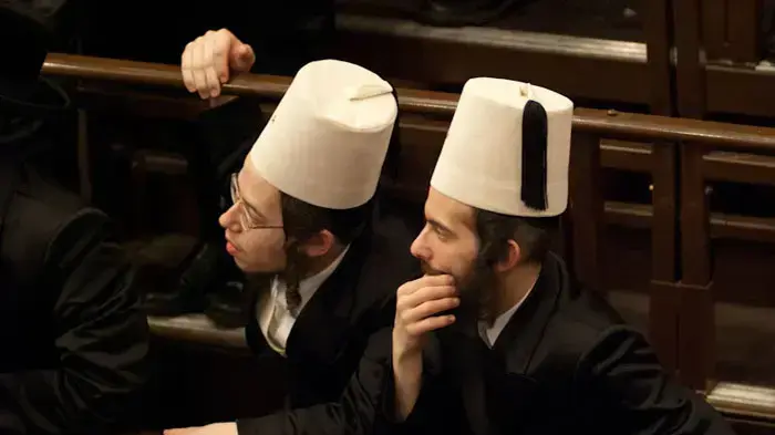 משתה פורים חגיגי בחסידות בעלז בירושלים, מרץ 2011