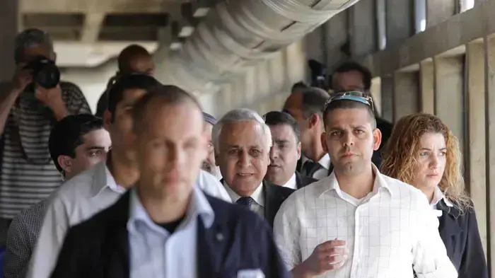 נשיא המדינה לשעבר משה קצב מגיע לבית המשפט להקראת גזר דינו, מרץ 2011