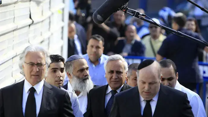 נשיא המדינה לשעבר משה קצב בכניסה לבית המשפט לקראת הקראת גזר דינו, מרץ 2011 נשיא המדינה לשעבר משה קצב בכניסה לבית המשפט לקראת הקראת גזר דינו, מרץ 2011