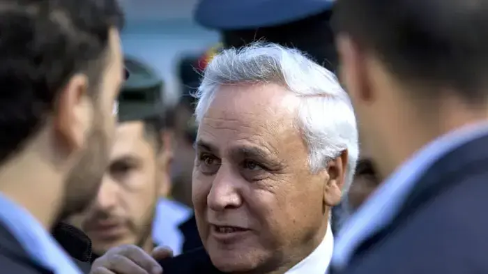 נשיא המדינה לשעבר משה קצב בכניסה לבית המשפט לקראת הקראת גזר דינו, מרץ 2011 נשיא המדינה לשעבר משה קצב בכניסה לבית המשפט לקראת הקראת גזר דינו, מרץ 2011
