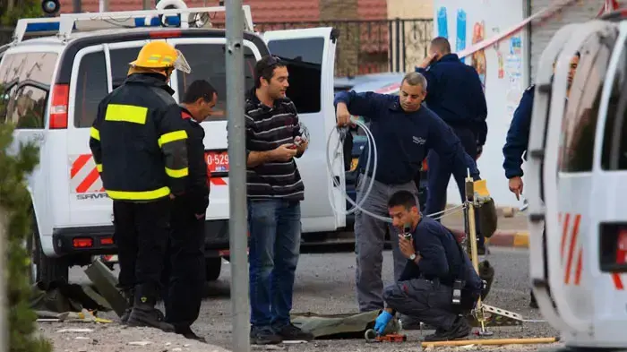 רקטת גראד נפלה בבאר שבע רקטת גראד נפלה בבאר שבע
