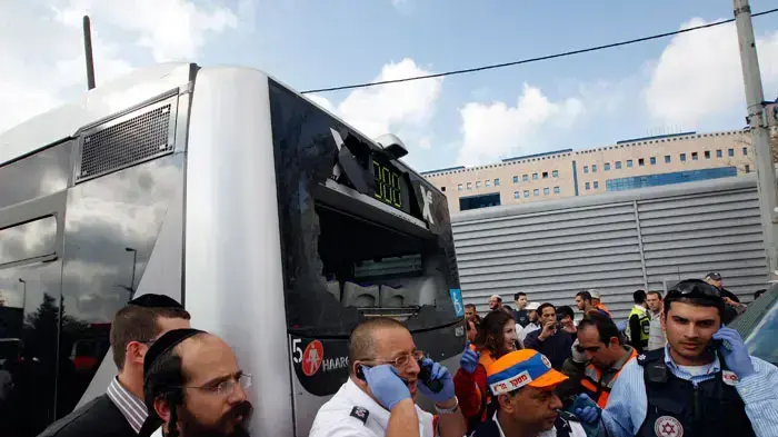 זירת פיגוע ברחוב שז"ר, ליד בנייני האומה בירושלים, 23 במרץ 2011