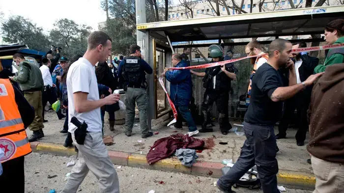 זירת פיגוע ברחוב שז"ר, ליד בנייני האומה בירושלים, 23 במרץ 2011