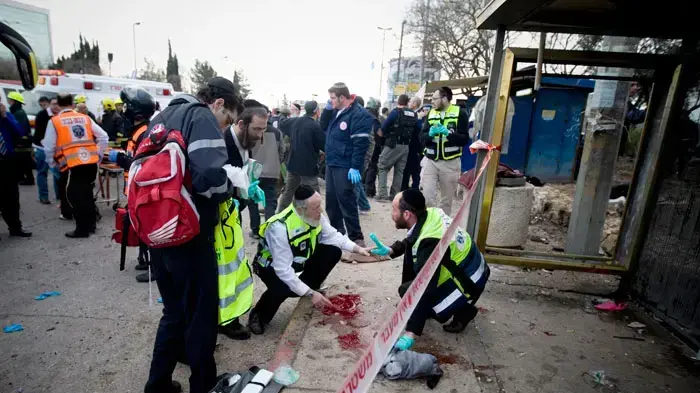 זירת פיגוע ברחוב שז"ר, ליד בנייני האומה בירושלים, 23 במרץ 2011