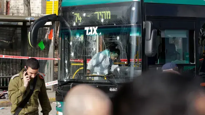 זירת פיגוע ברחוב שז"ר, ליד בנייני האומה בירושלים, 23 במרץ 2011