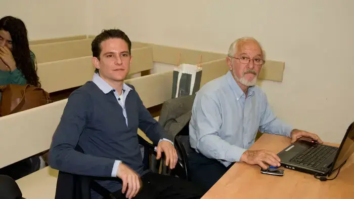 טל מור בבית המשפט לאחר שדרס את שניאור חשין בנו של השופט בדימוס מישאל חשין, מרץ 2011 טל מור בבית המשפט לאחר שדרס את שניאור חשין בנו של השופט בדימוס מישאל חשין, מרץ 2011